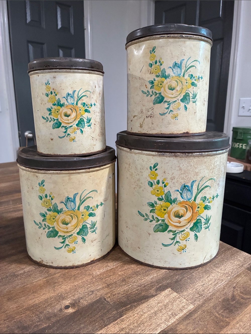 VTG Decoware Floral Tin Canister Set of 4 – Rusty and Crusty
